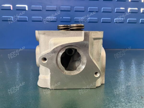 Daewoo G15MF-C Complete Cylinder Head 94580900 - Image 6
