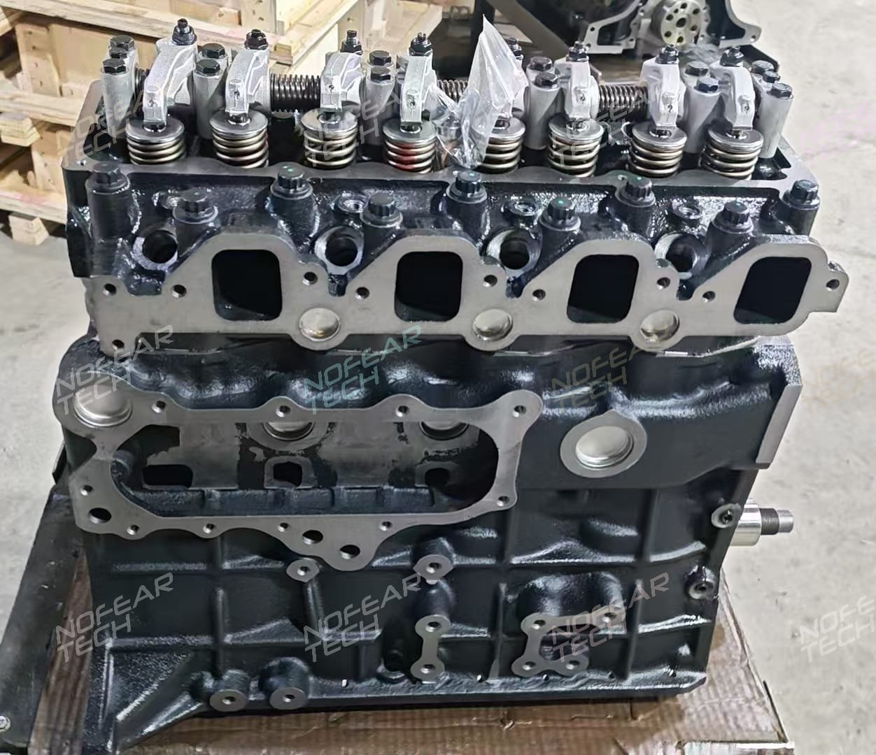 QD32 complete cylinder block assembly – pistons and crankshaft