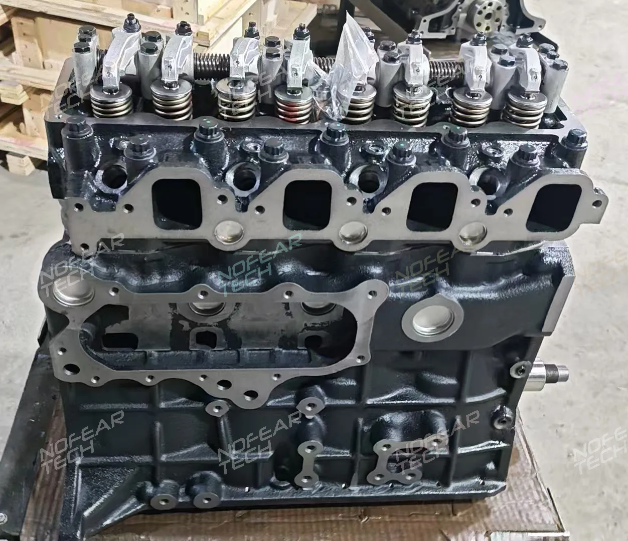 QD32 complete cylinder block assembly – pistons and crankshaft