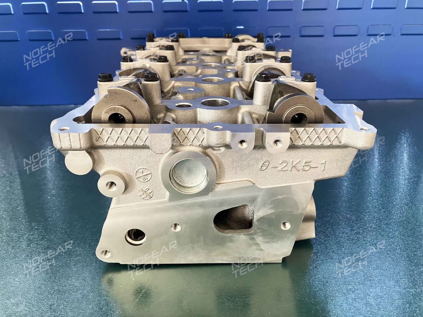 Hyundai G4KE cylinder head assembly with camshafts installed