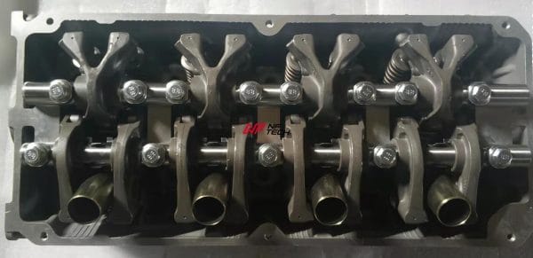 Mitsubishi 2.4L 4G64 16V Complete Cylinder Head MD305479 - Image 2