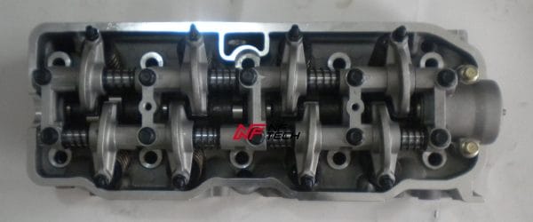 Mitsubishi 2.4L 4G64 8V Complete Cylinder Head MD099389 - Image 2