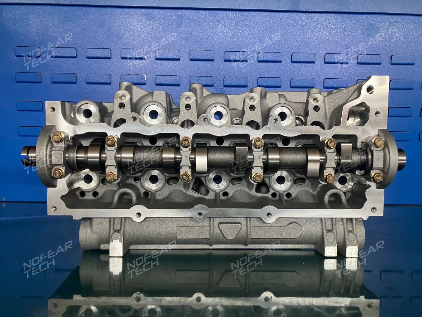 K9K cylinder head intake side with valves and camshafts