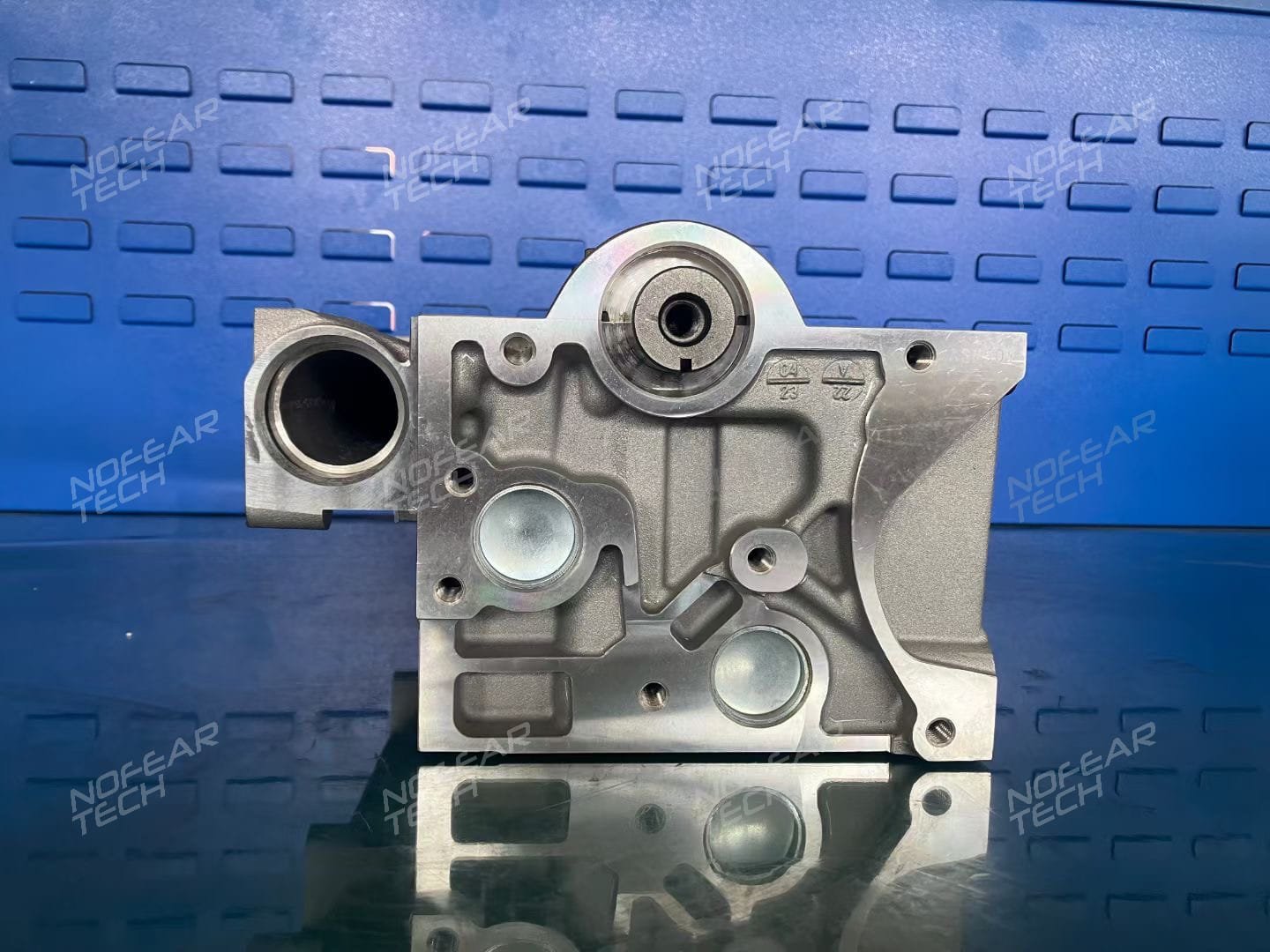 Renault K9K cylinder head assembly with camshafts installed