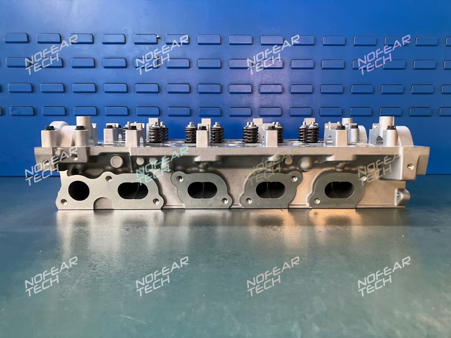 G9U cylinder head intake side with valves