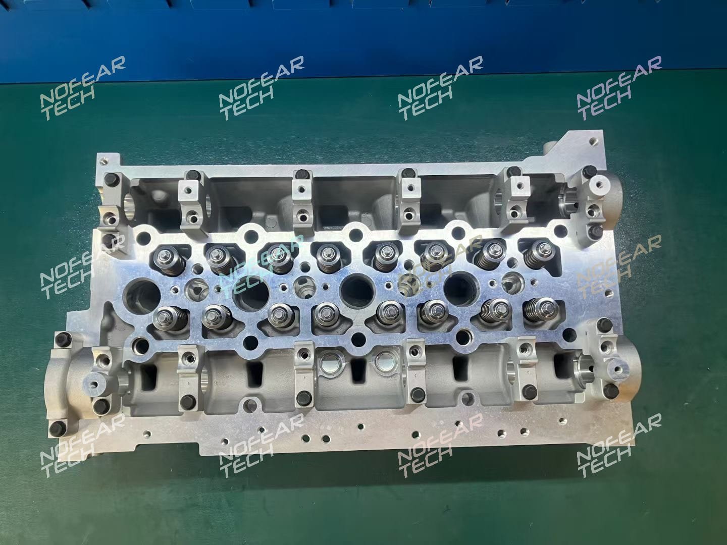 G9U cylinder head packed in wooden shipping crate