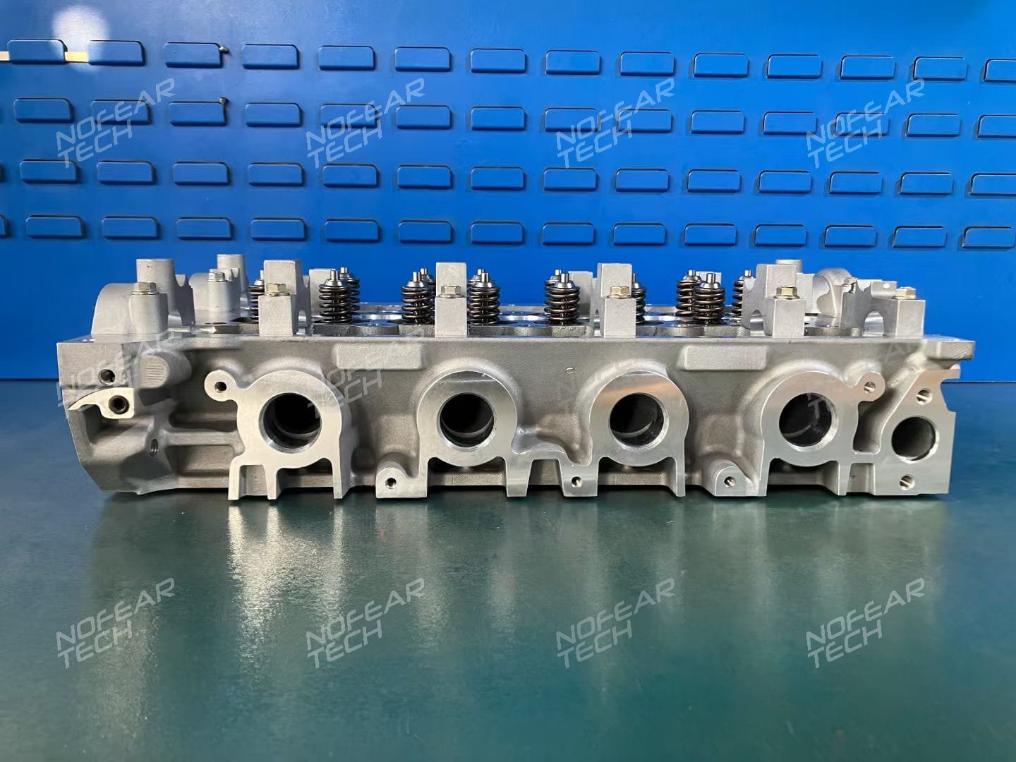 G9T 645 cylinder head combustion chamber detail