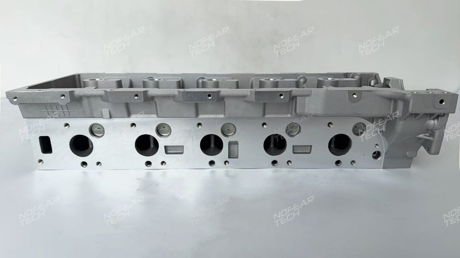 OM612 cylinder head intake side with valves