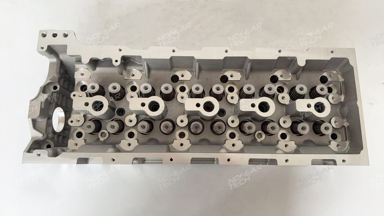OM612 cylinder head packed in wooden shipping crate