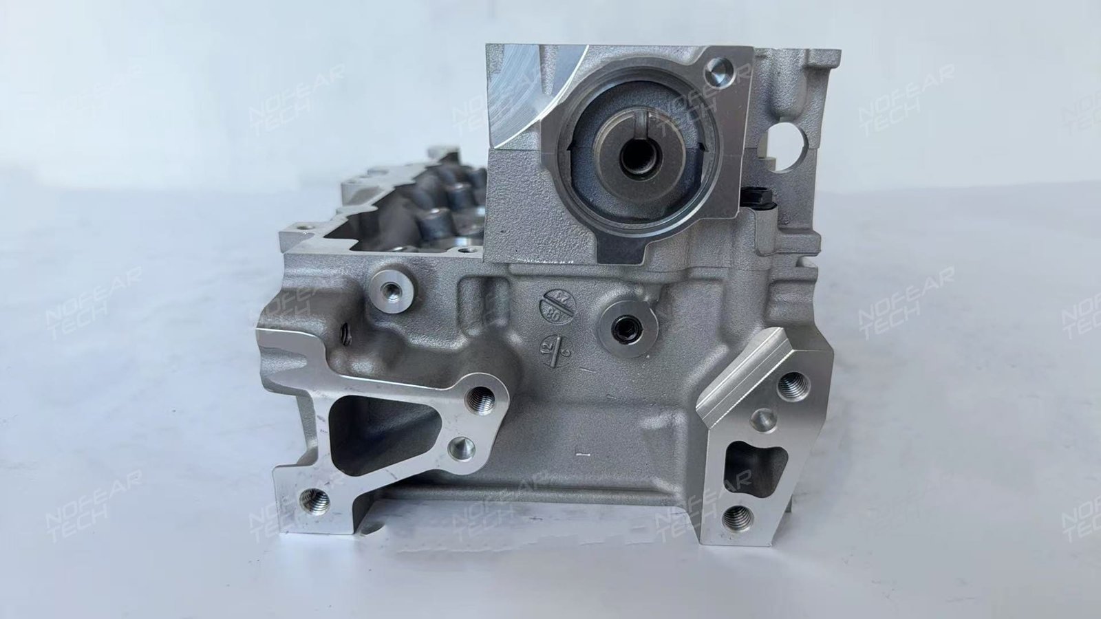 DV6DTED cylinder head packed in wooden crate for international shipping
