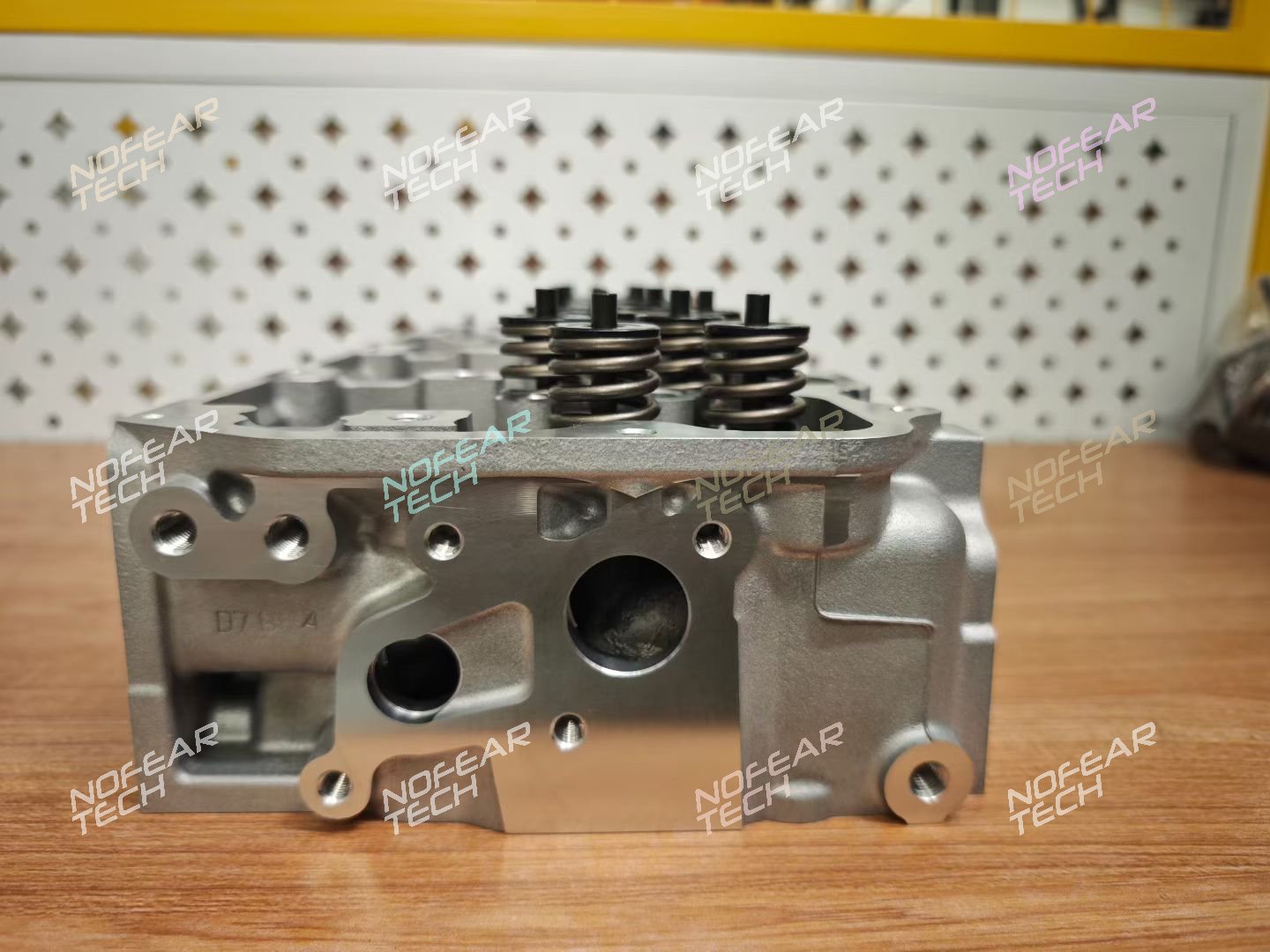 GM LLY V8 Complete Cylinder Head 97779579 - Image 7