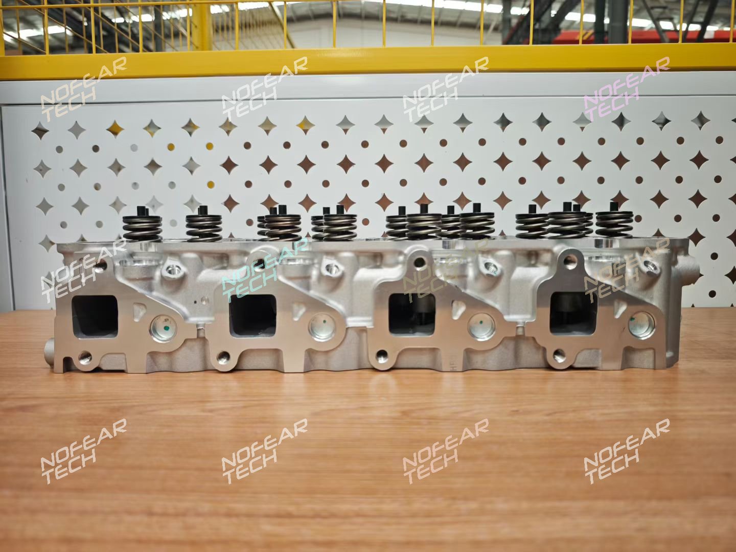 GM LLY V8 Complete Cylinder Head 97779579 - Image 2