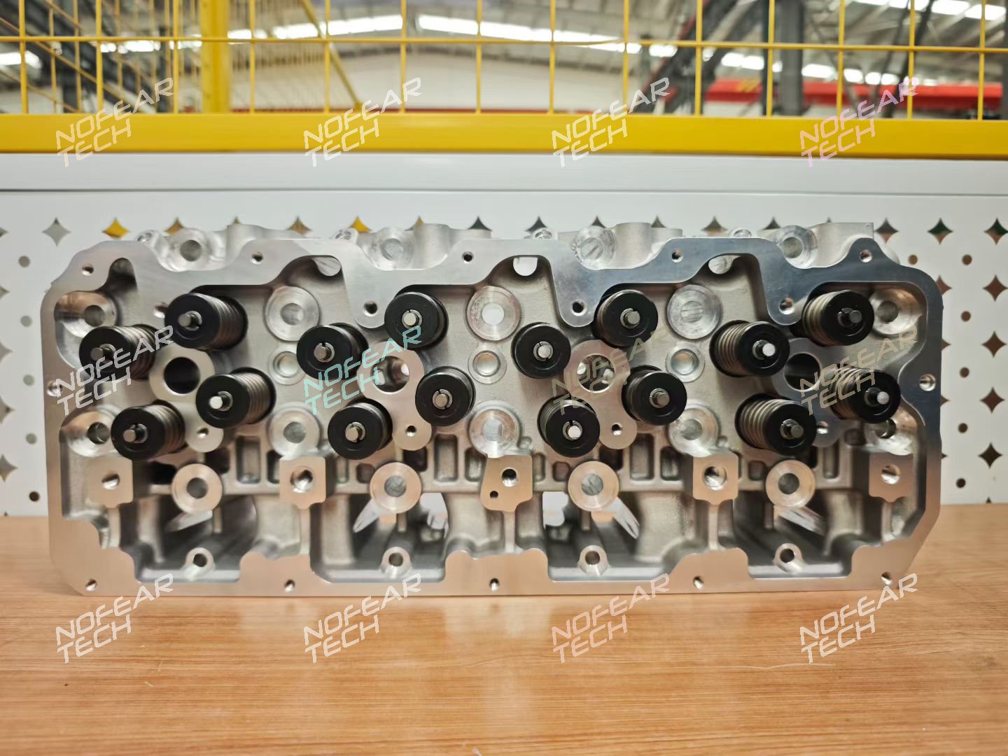 GM LLY V8 Complete Cylinder Head 97779579 - Image 4