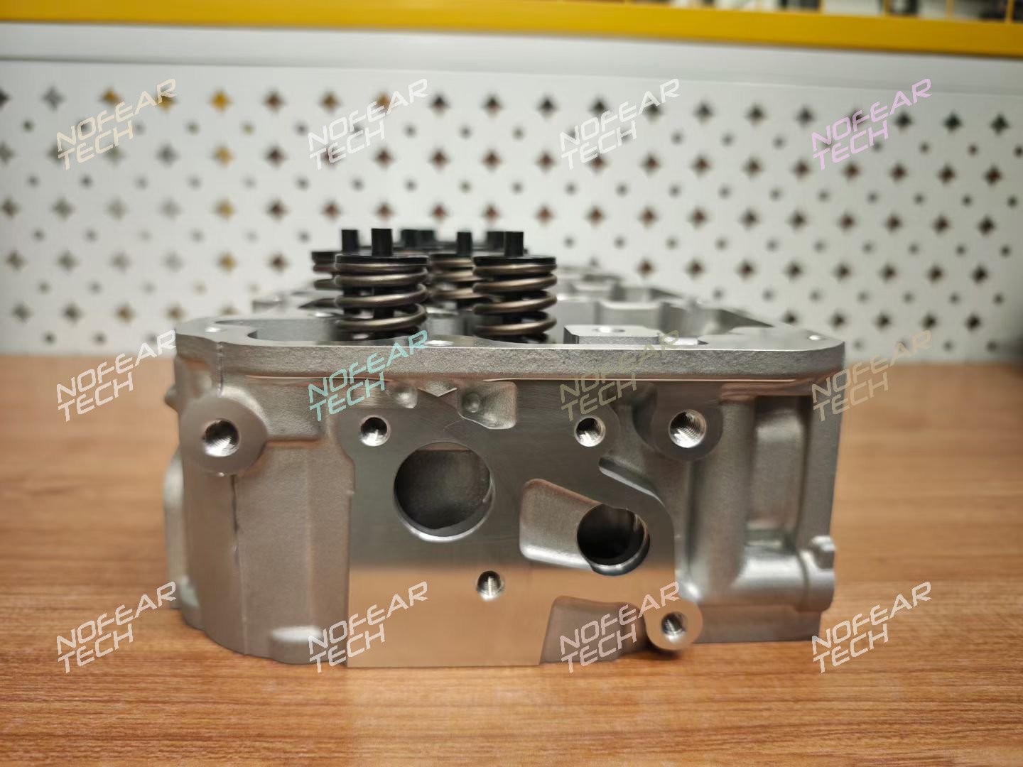 GM LLY V8 Complete Cylinder Head 97779579 - Image 6